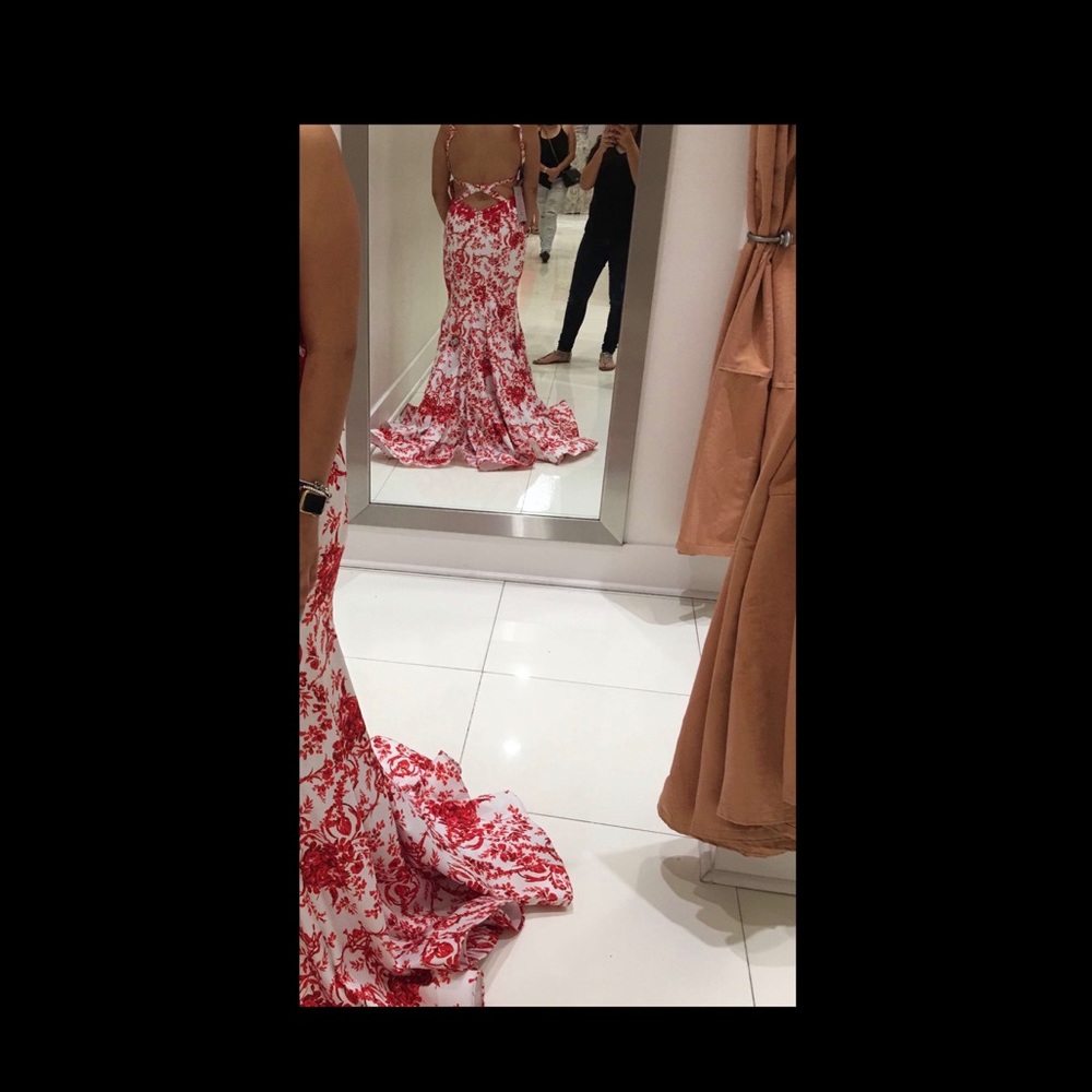 Prom dress - Picture 3 of 4